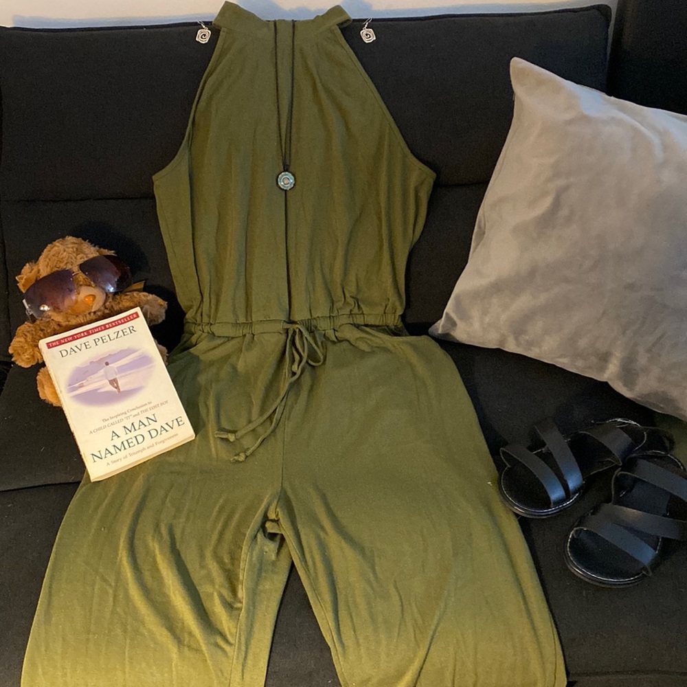 💚 Gorgeous Green Romper With Bow And Waist Tie 💚